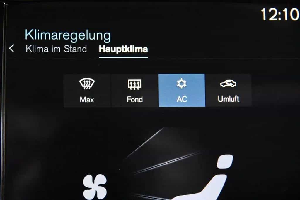 Volvo XC40 D3 Momentum *1.Hand*Leder*Pano.*SHZ* 09/2019-photo-13