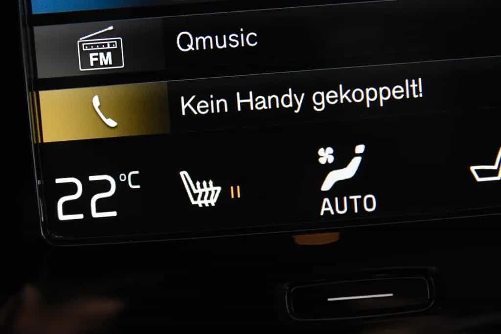 Volvo XC40 D3 Momentum *1.Hand*Leder*Pano.*SHZ* 09/2019-photo-14