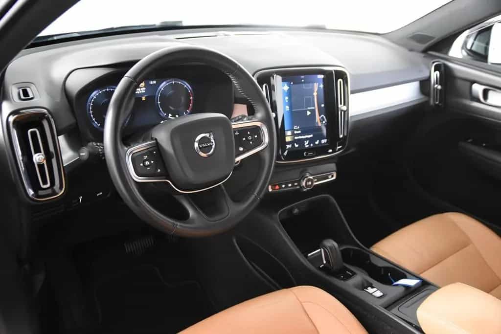 Volvo XC40 D3 Momentum *1.Hand*Leder*Pano.*SHZ* 09/2019-photo-17