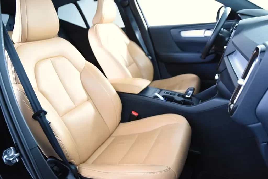 Volvo XC40 D3 Momentum *1.Hand*Leder*Pano.*SHZ* 09/2019-photo-2