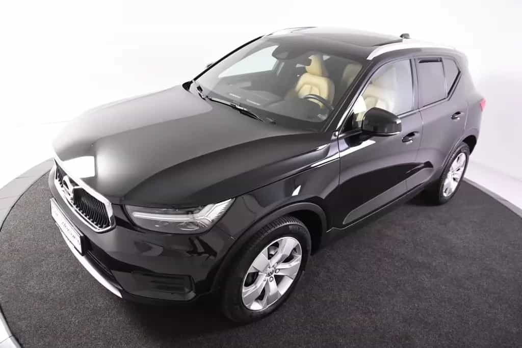Volvo XC40 D3 Momentum *1.Hand*Leder*Pano.*SHZ* 09/2019-photo-3
