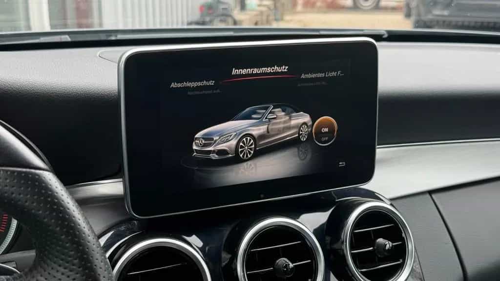 Mercedes-Benz C-Class 200 Cabrio LEDER+COMAND+KAM+LED+SPURPAKET 01/2017-photo-33