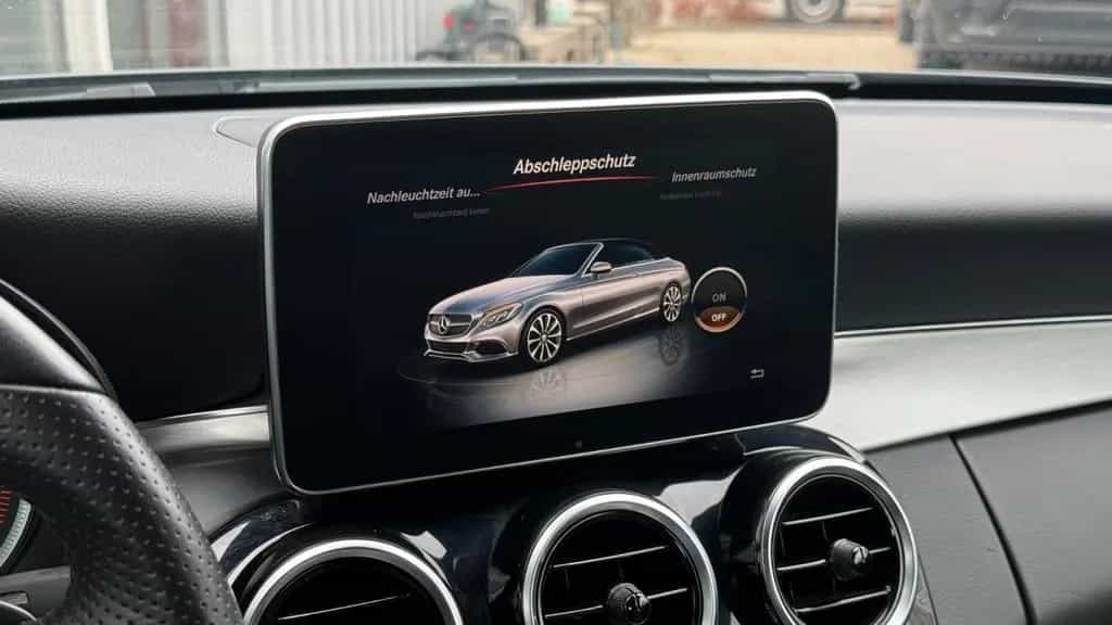 Mercedes-Benz C-Class 200 Cabrio LEDER+COMAND+KAM+LED+SPURPAKET 01/2017-photo-34