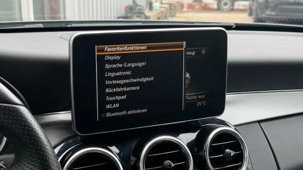 Mercedes-Benz C-Class 200 Cabrio LEDER+COMAND+KAM+LED+SPURPAKET 01/2017-photo-35