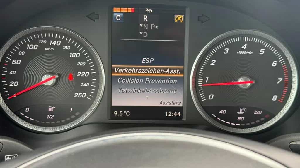 Mercedes-Benz C-Class 200 Cabrio LEDER+COMAND+KAM+LED+SPURPAKET 01/2017-photo-37