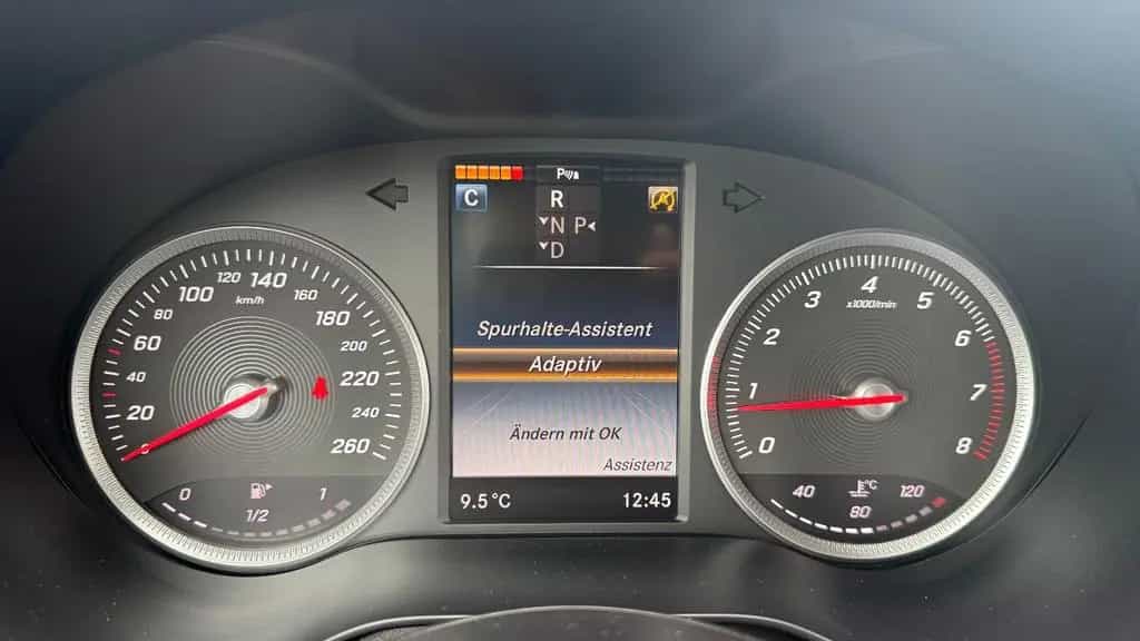 Mercedes-Benz C-Class 200 Cabrio LEDER+COMAND+KAM+LED+SPURPAKET 01/2017-photo-41
