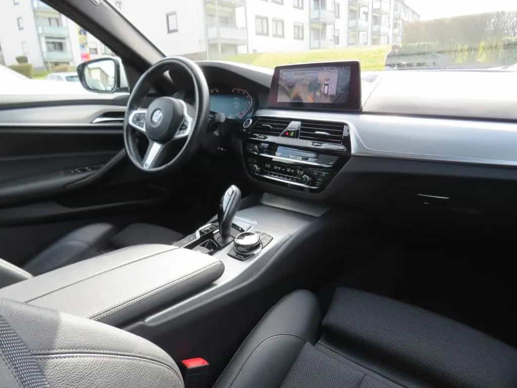 BMW 5 Series touring xDrive Sport Line *1.HAND*PANO*AHK 03/2020-photo-9