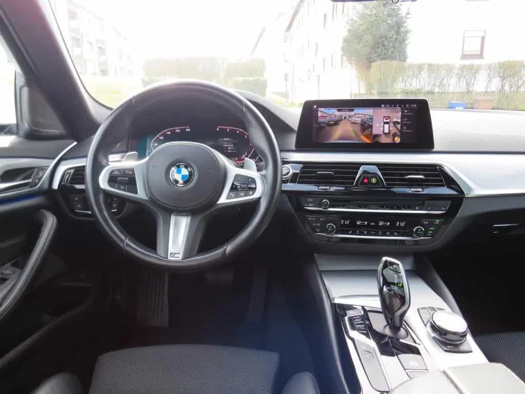 BMW 5 Series touring xDrive Sport Line *1.HAND*PANO*AHK 03/2020-photo-11
