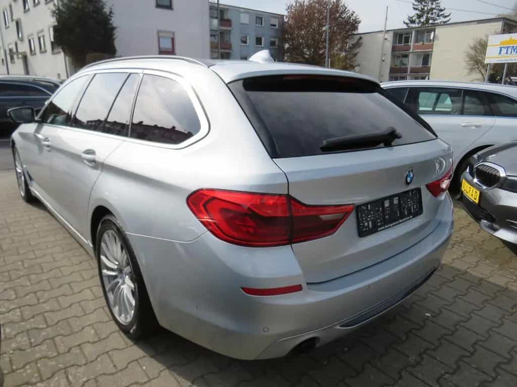 BMW 5 Series touring xDrive Sport Line *1.HAND*PANO*AHK 03/2020-photo-1