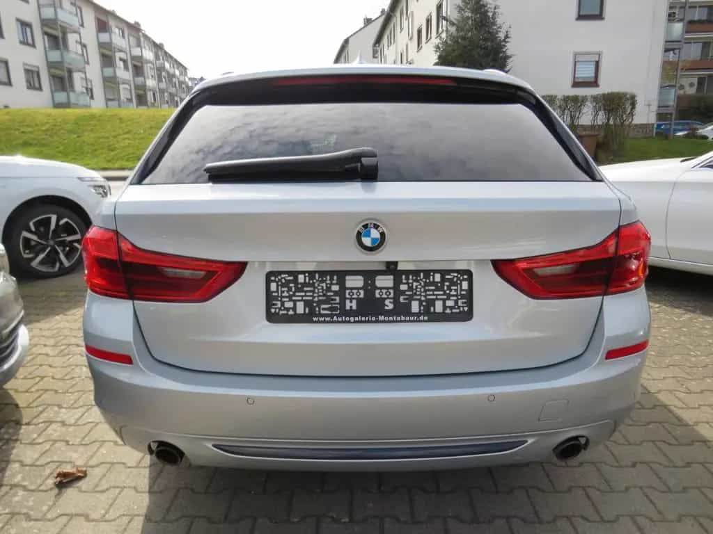 BMW 5 Series touring xDrive Sport Line *1.HAND*PANO*AHK 03/2020-photo-2