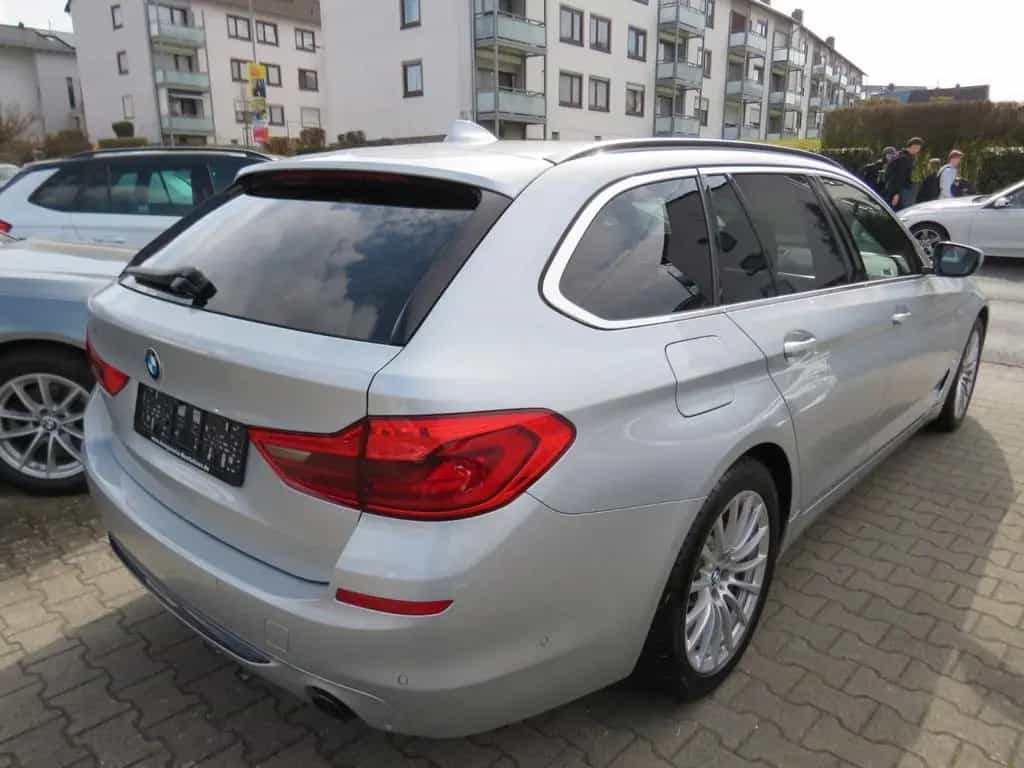 BMW 5 Series touring xDrive Sport Line *1.HAND*PANO*AHK 03/2020-photo-3