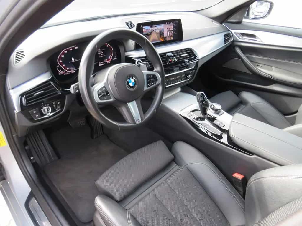 BMW 5 Series touring xDrive Sport Line *1.HAND*PANO*AHK 03/2020-photo-5
