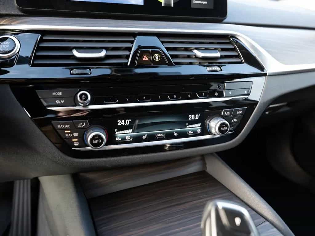 BMW 5 Series 520d Touring AHK LED ACC W-LAN NAVI KAMERA SHZ 11/2022-photo-20