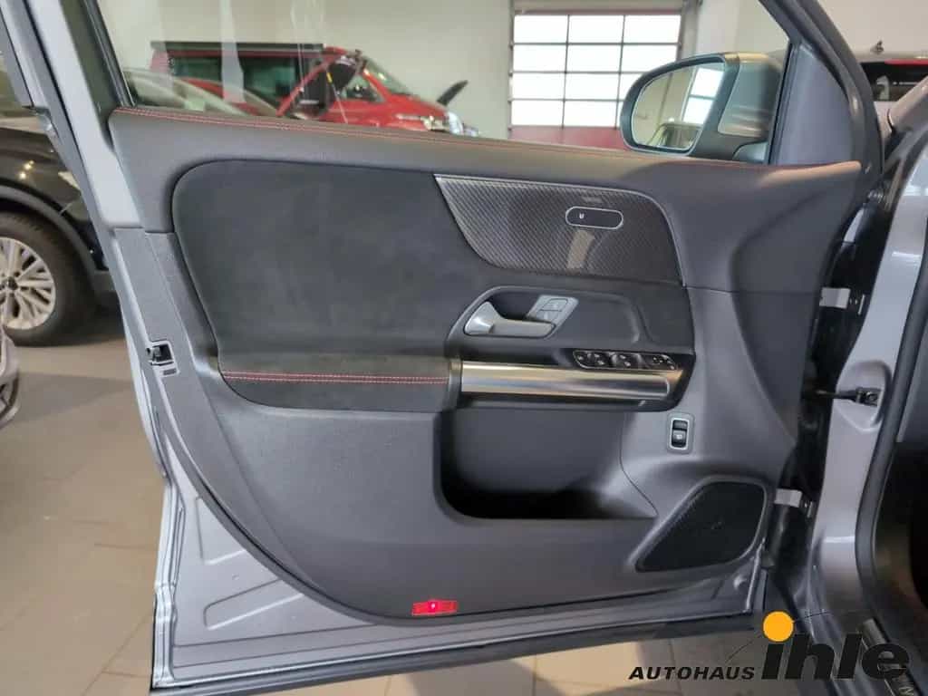 Mercedes-Benz GLA 250 AMG Line DCT 4Matic PANO.DACH+AHK+R-FAHR 11/2020-photo-10