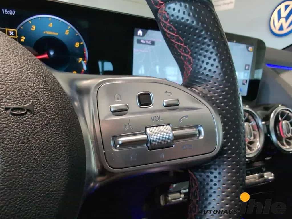 Mercedes-Benz GLA 250 AMG Line DCT 4Matic PANO.DACH+AHK+R-FAHR 11/2020-photo-23