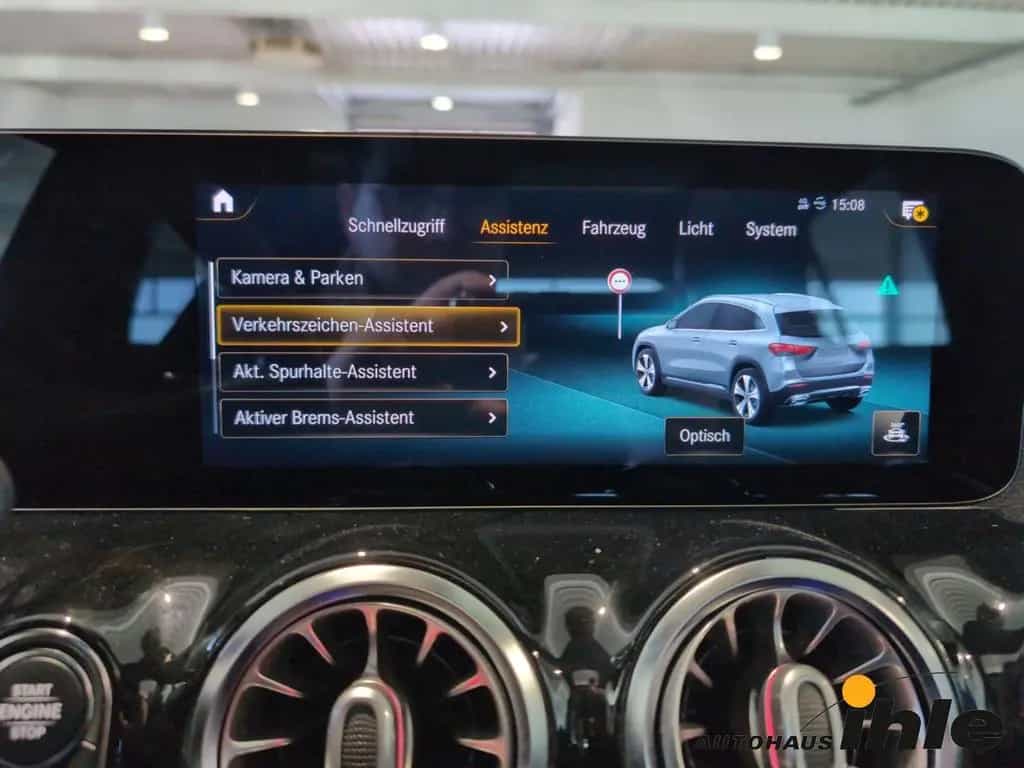 Mercedes-Benz GLA 250 AMG Line DCT 4Matic PANO.DACH+AHK+R-FAHR 11/2020-photo-26