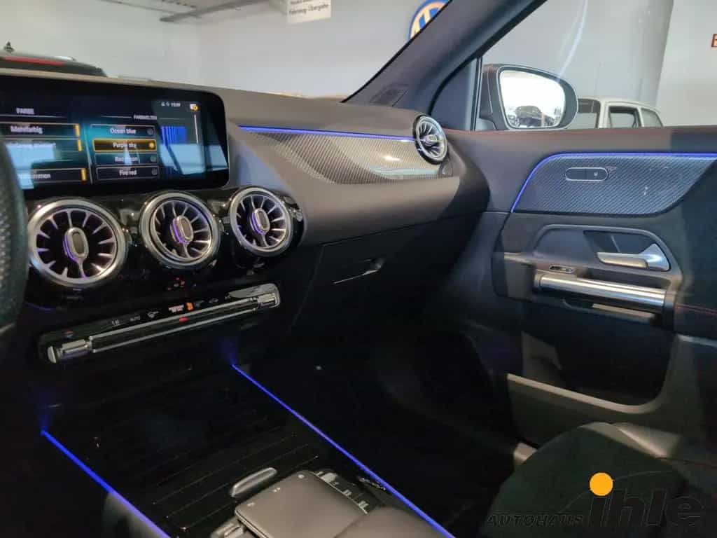 Mercedes-Benz GLA 250 AMG Line DCT 4Matic PANO.DACH+AHK+R-FAHR 11/2020-photo-28