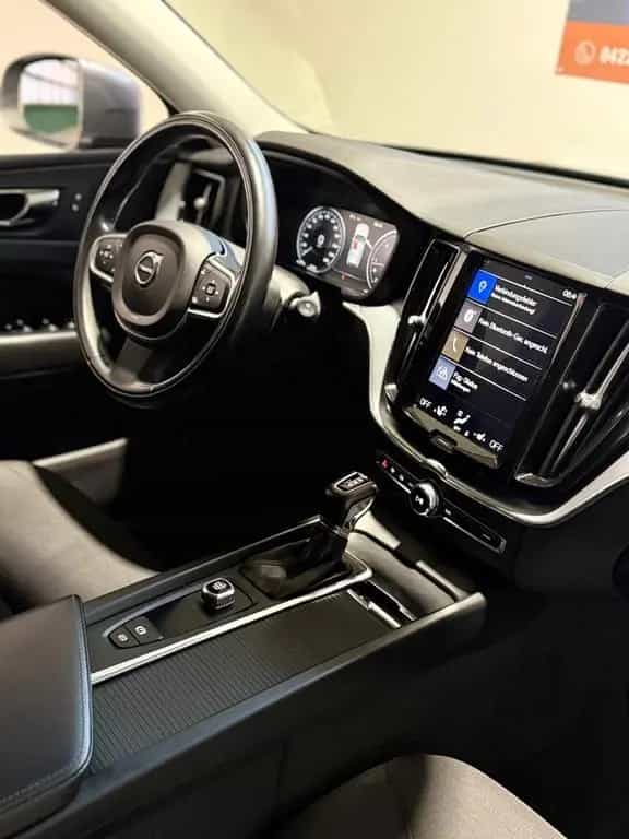 Volvo XC 60 Momentum D4 AHK+LED+AUTOMATIK 06/2018-photo-12