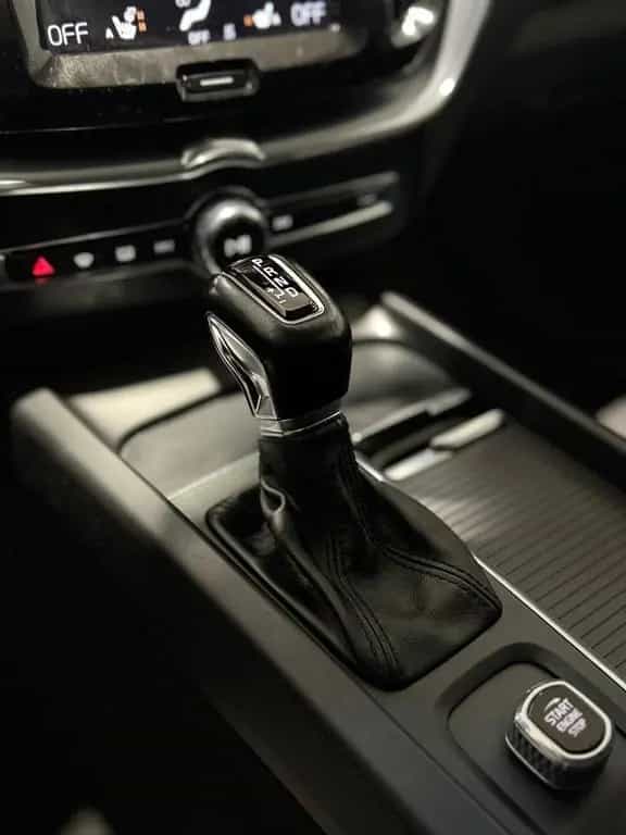Volvo XC 60 Momentum D4 AHK+LED+AUTOMATIK 06/2018-photo-13