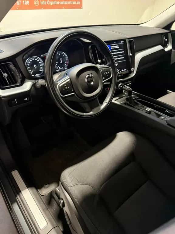Volvo XC 60 Momentum D4 AHK+LED+AUTOMATIK 06/2018-photo-16