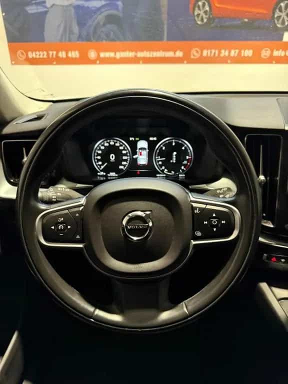 Volvo XC 60 Momentum D4 AHK+LED+AUTOMATIK 06/2018-photo-18