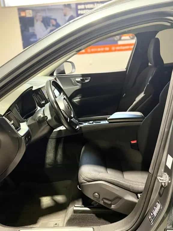 Volvo XC 60 Momentum D4 AHK+LED+AUTOMATIK 06/2018-photo-25