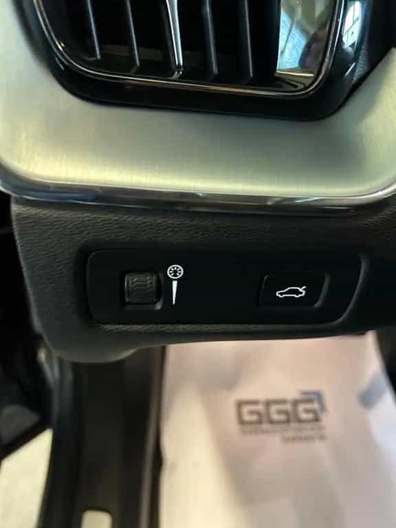 Volvo XC 60 Momentum D4 AHK+LED+AUTOMATIK 06/2018-photo-26