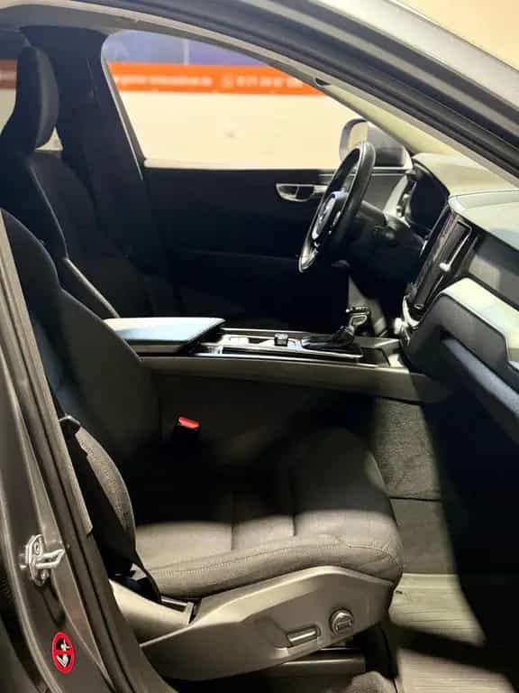 Volvo XC 60 Momentum D4 AHK+LED+AUTOMATIK 06/2018-photo-27