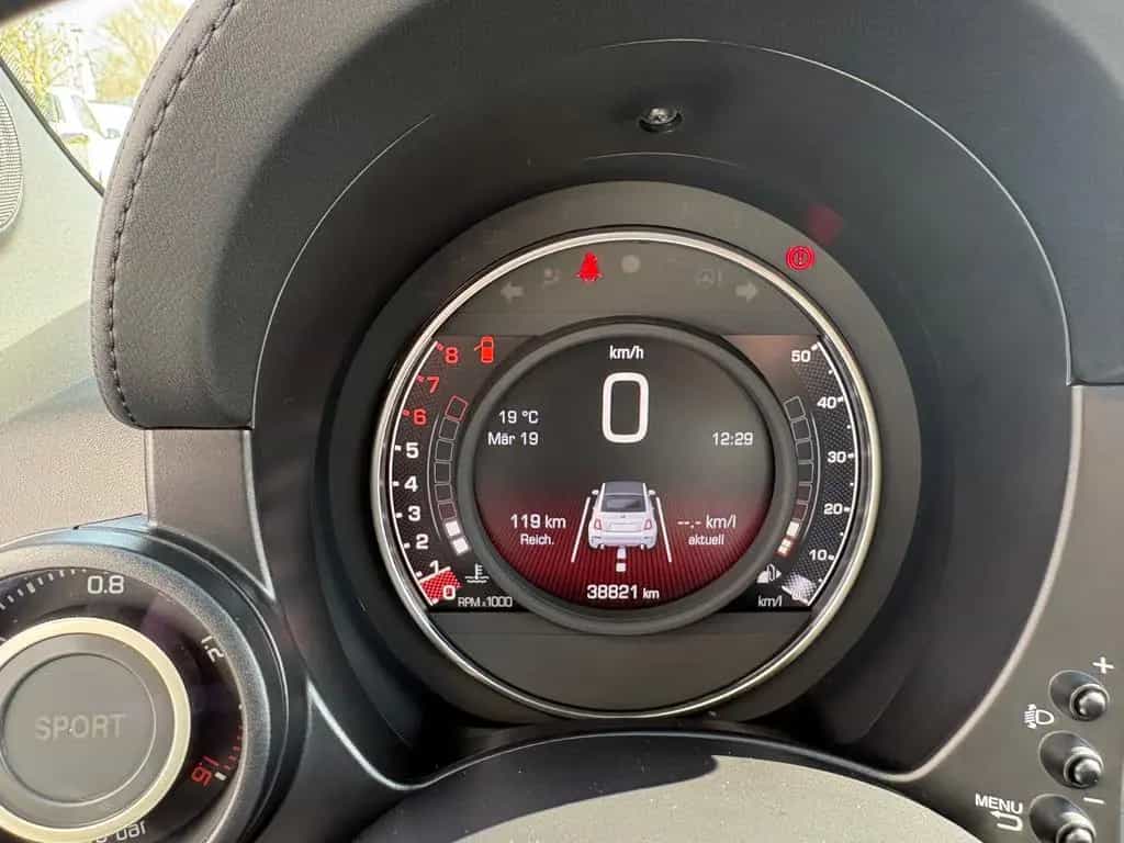 Abarth 595C 1.4 T-Jet Klima PDC CarPlay ESTETICO 04/2019-photo-17