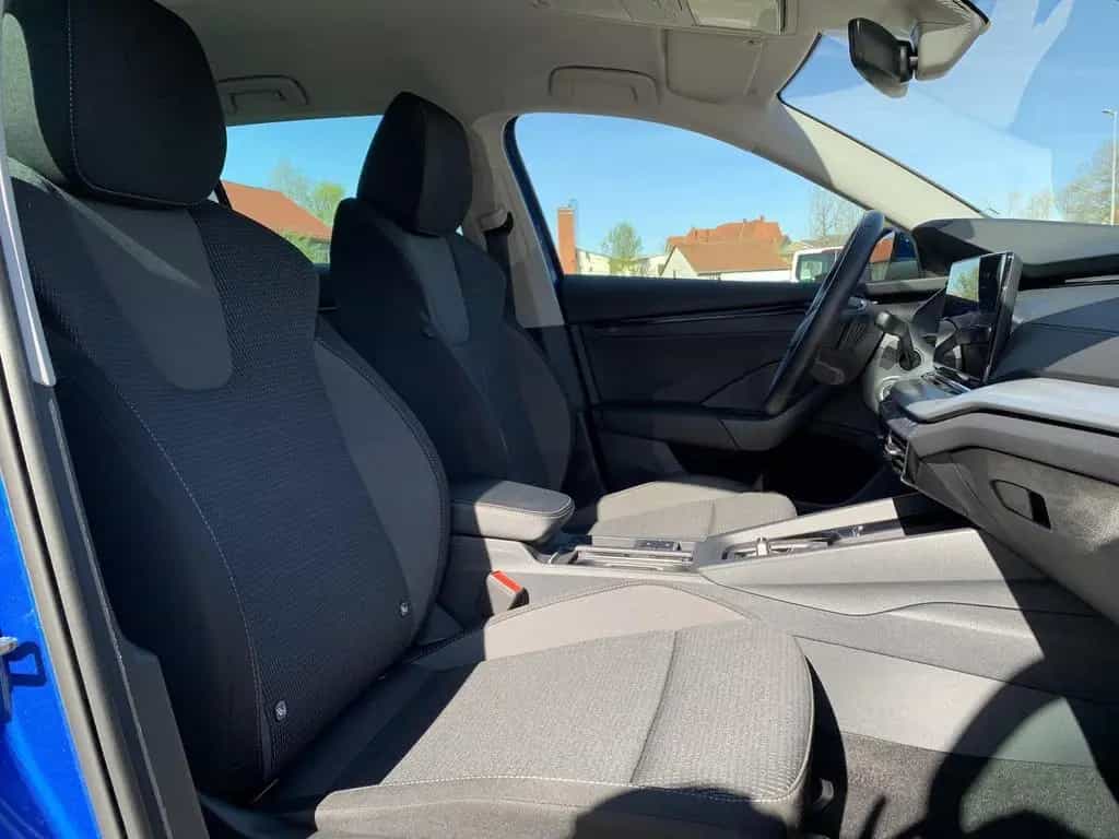 Skoda Octavia Combi 1.5TSI Selection Fronthzg+LED+Temp 09/2024-photo-11