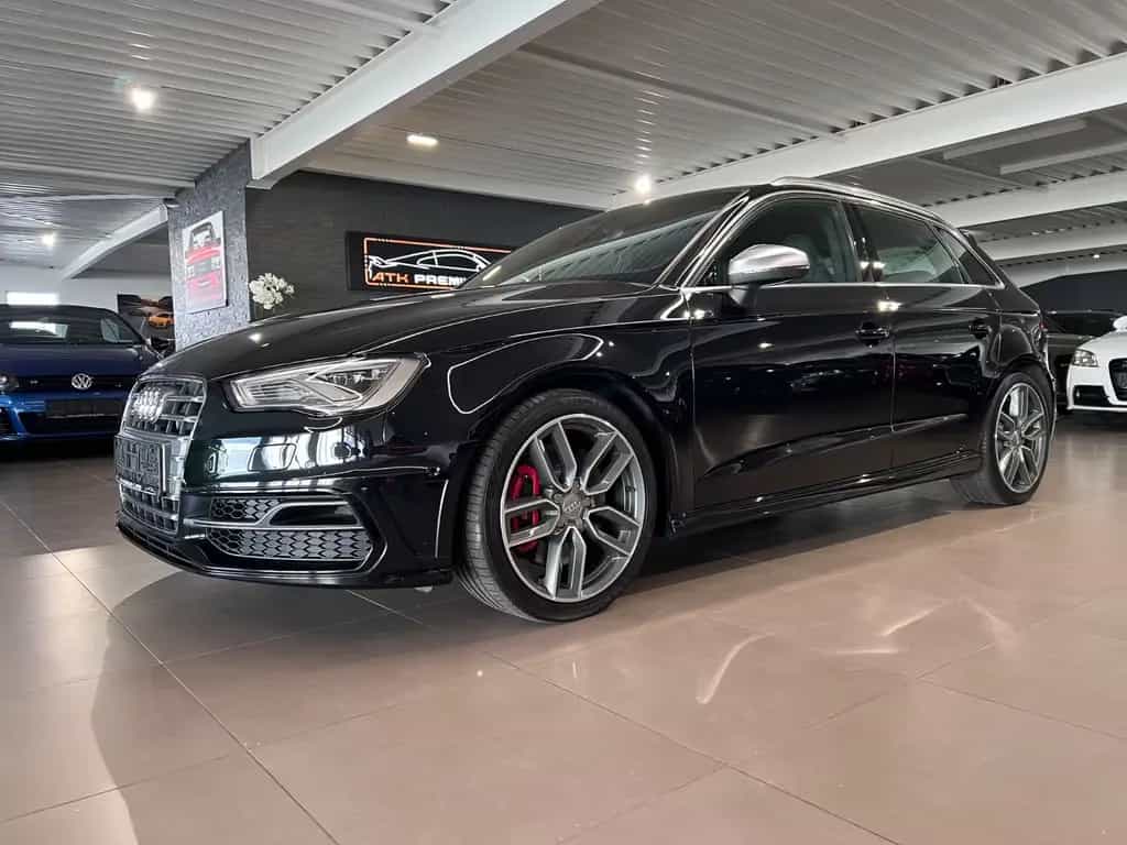 Audi S3 2.0TFSI quattro Sportback LEDER NAVI  1.HAND 01/2014-photo-2