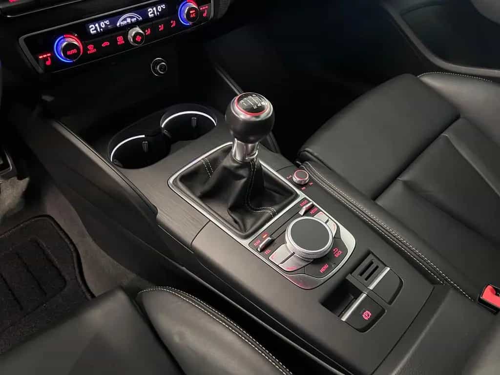 Audi S3 2.0TFSI quattro Sportback LEDER NAVI  1.HAND 01/2014-photo-28