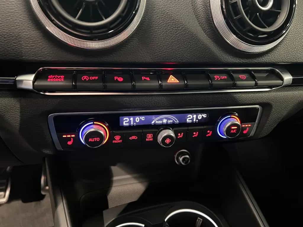 Audi S3 2.0TFSI quattro Sportback LEDER NAVI  1.HAND 01/2014-photo-30