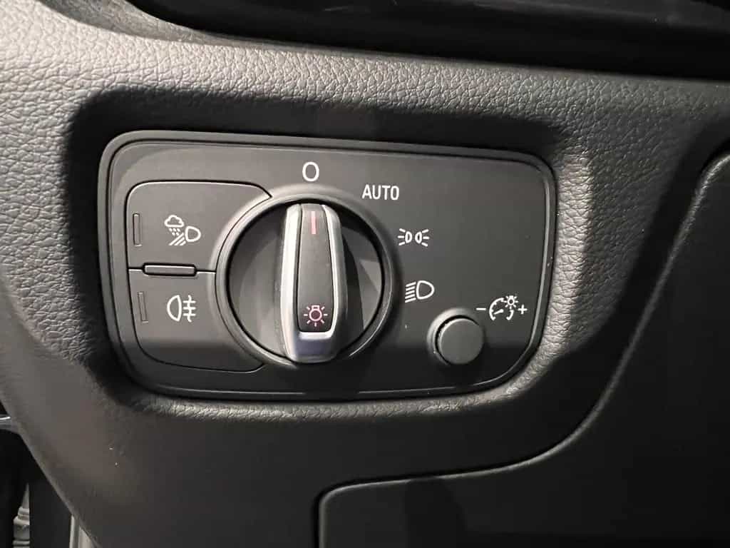 Audi S3 2.0TFSI quattro Sportback LEDER NAVI  1.HAND 01/2014-photo-32