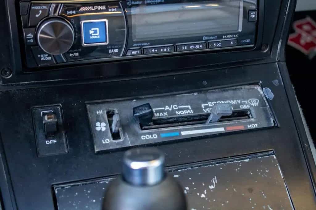 Chevrolet Corvette C3 | 5.7L (350 ci) V8|Cross-Fire Inject 02/1982-photo-14