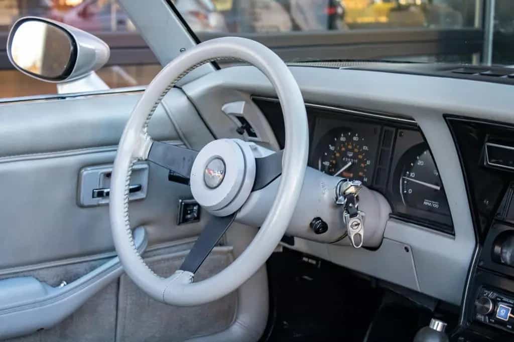Chevrolet Corvette C3 | 5.7L (350 ci) V8|Cross-Fire Inject 02/1982-photo-21