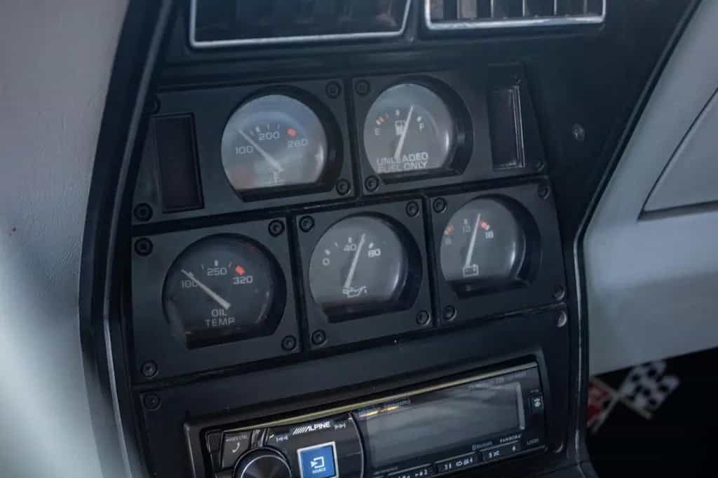 Chevrolet Corvette C3 | 5.7L (350 ci) V8|Cross-Fire Inject 02/1982-photo-9