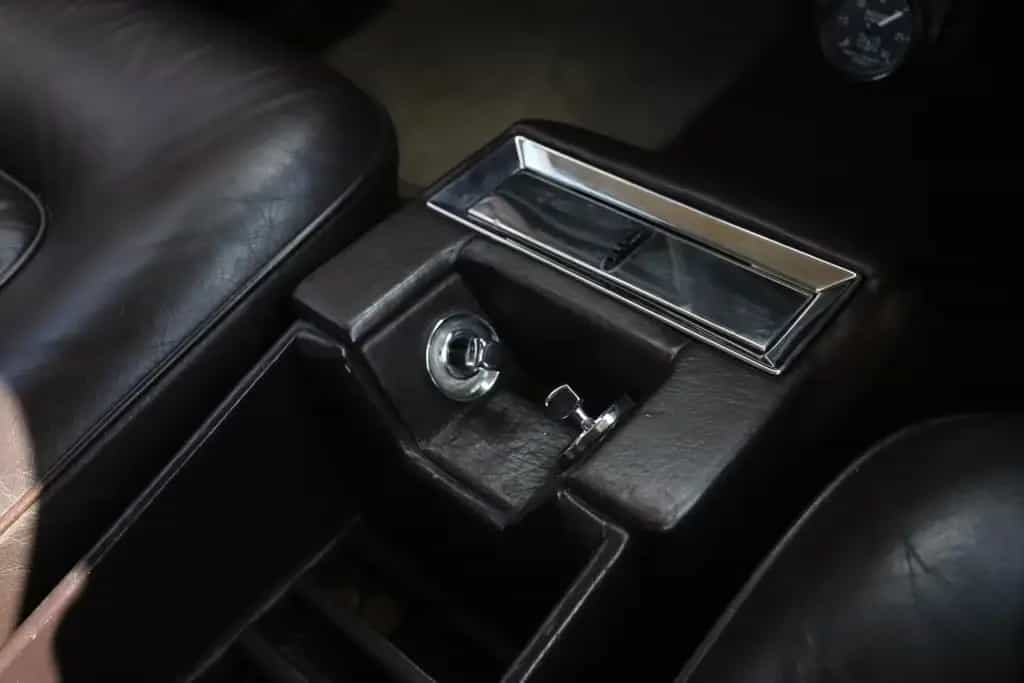 Rolls-Royce Silver Shadow 6.8 Saloon type ll RHD 11/1977-photo-15