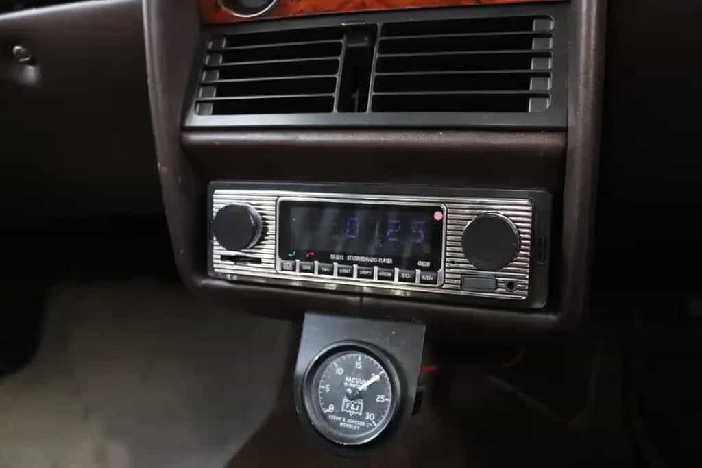 Rolls-Royce Silver Shadow 6.8 Saloon type ll RHD 11/1977-photo-17