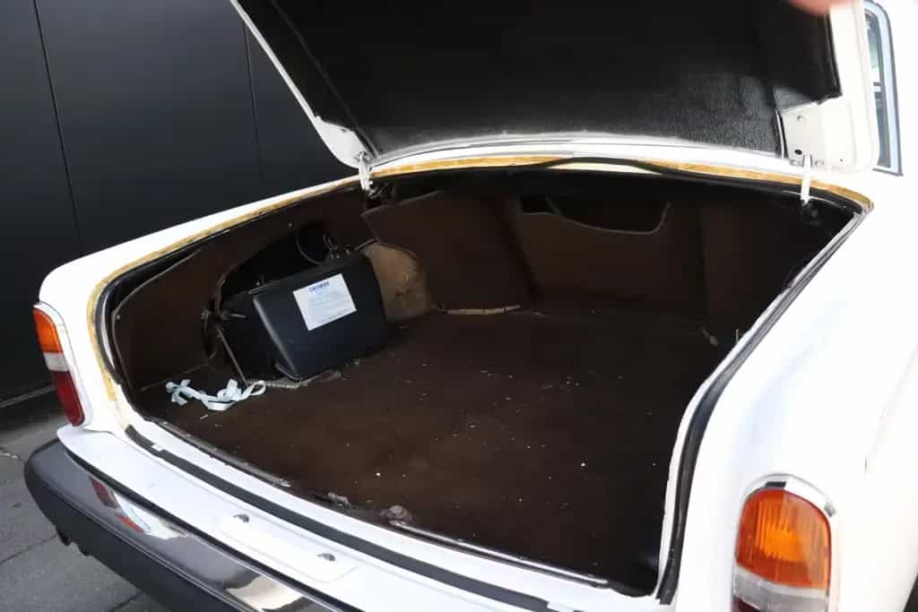 Rolls-Royce Silver Shadow 6.8 Saloon type ll RHD 11/1977-photo-8