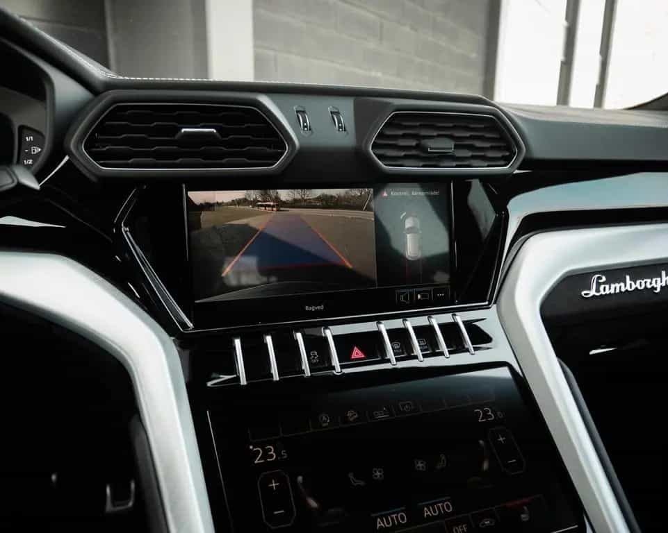 Lamborghini Urus 4.0 V8*CERAMIC*AHK*PANO*SOFT-CLOSE 11/2019-photo-18