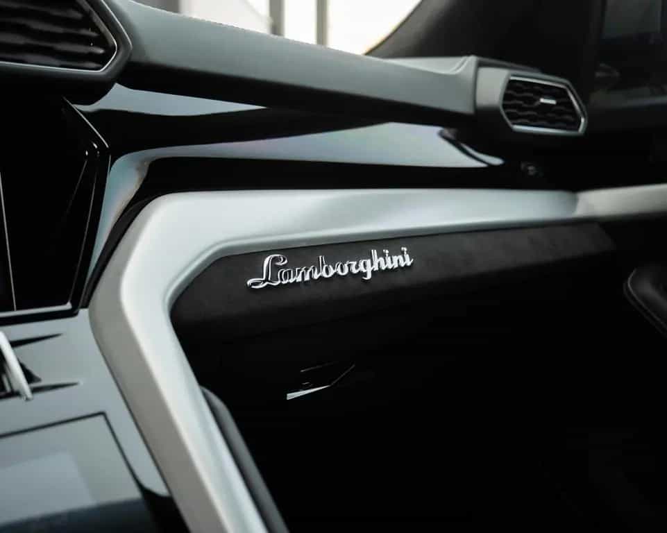 Lamborghini Urus 4.0 V8*CERAMIC*AHK*PANO*SOFT-CLOSE 11/2019-photo-22
