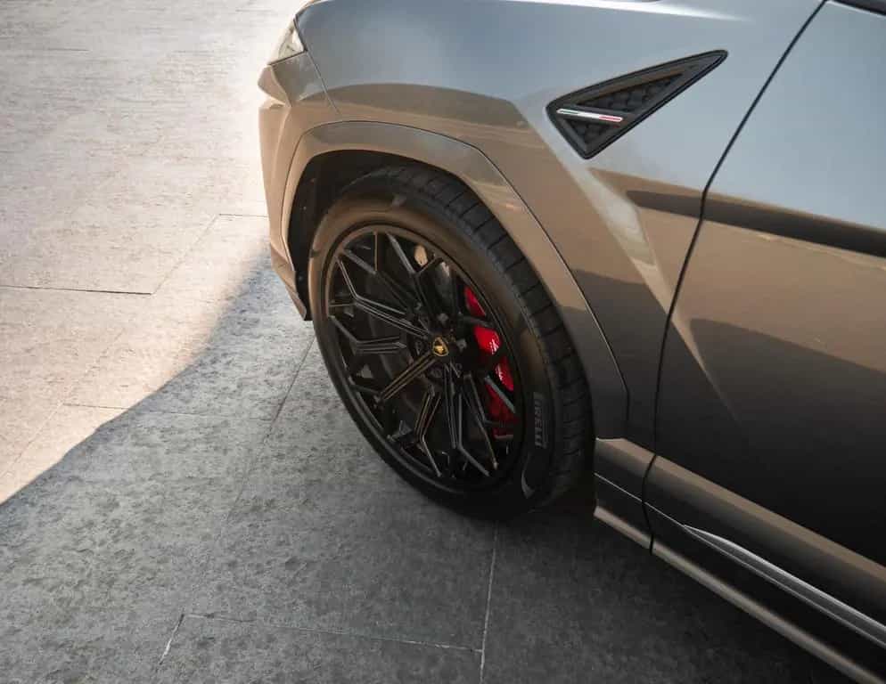 Lamborghini Urus 4.0 V8*CERAMIC*AHK*PANO*SOFT-CLOSE 11/2019-photo-4