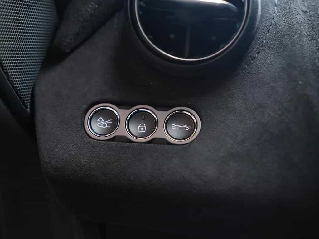McLaren 750S Spider null-photo-25