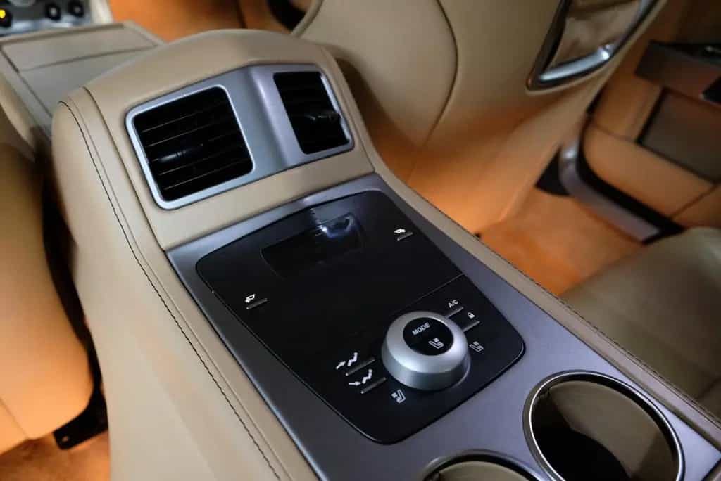 Aston Martin Rapide 6.0 V12 DVD im Fond*B&O*Voll 11/2010-photo-19