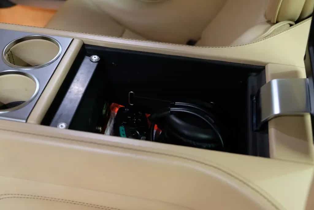 Aston Martin Rapide 6.0 V12 DVD im Fond*B&O*Voll 11/2010-photo-20