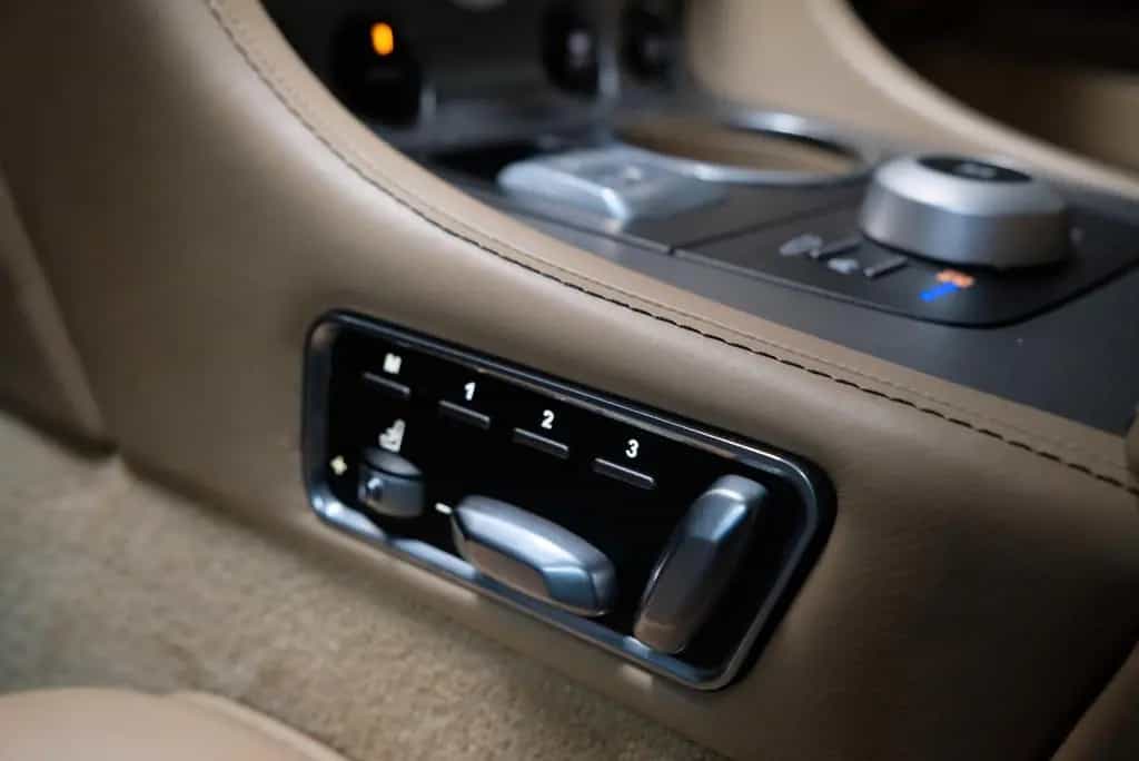 Aston Martin Rapide 6.0 V12 DVD im Fond*B&O*Voll 11/2010-photo-30