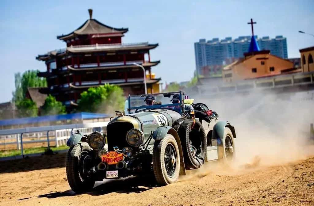 Bentley Speed 8 - Racing Green Engineering 01/1949-photo-1