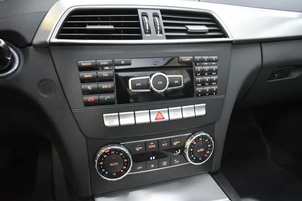 Mercedes-Benz C 180 T CGI Avantgarde+Bi-Xenon+SHZ+Tempomat 04/2014-photo-16