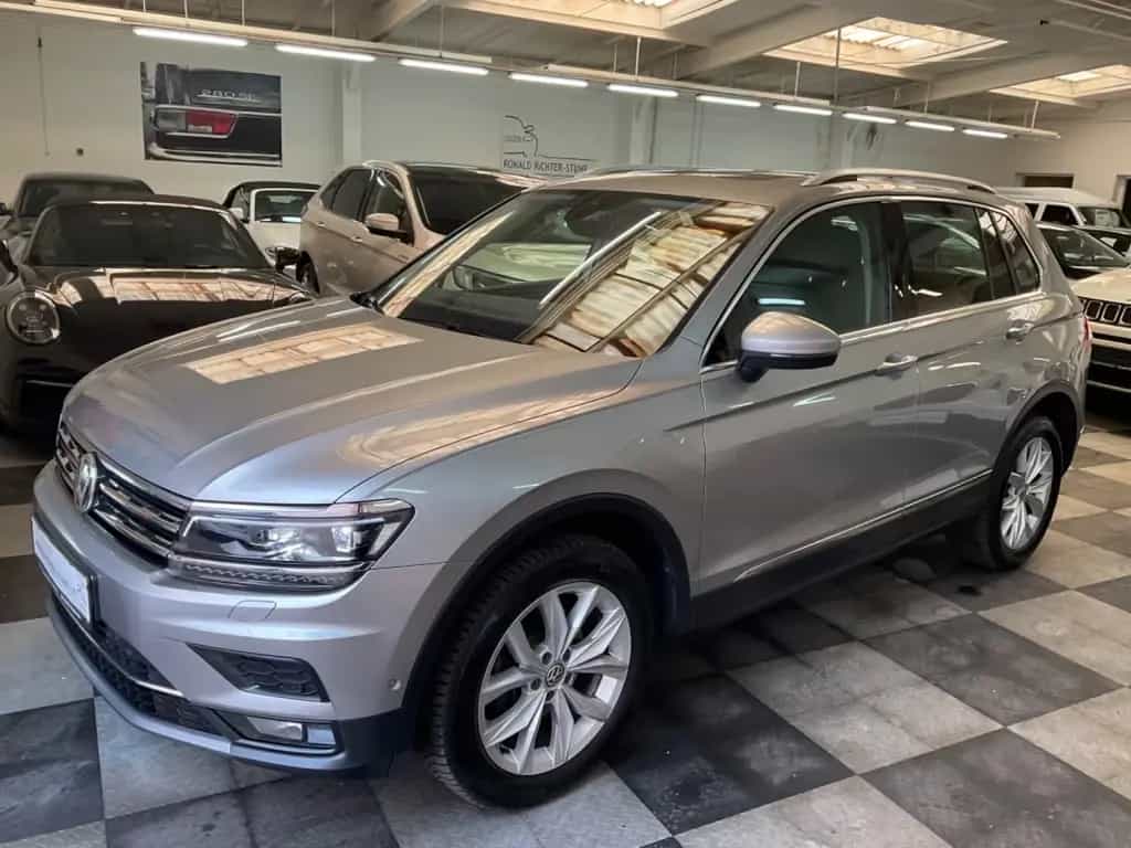 Volkswagen Tiguan 10/2018-photo-0